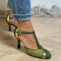 Ari -  Zapatos de salón con diseño patchwork y correa